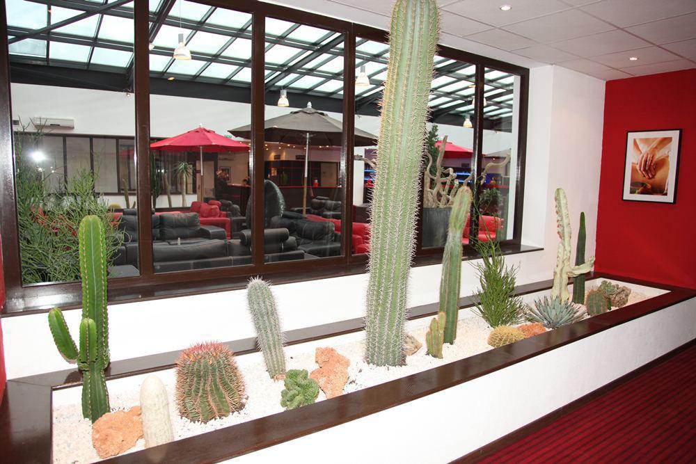 Zenia Hotel & Spa Cambrai Exterior photo