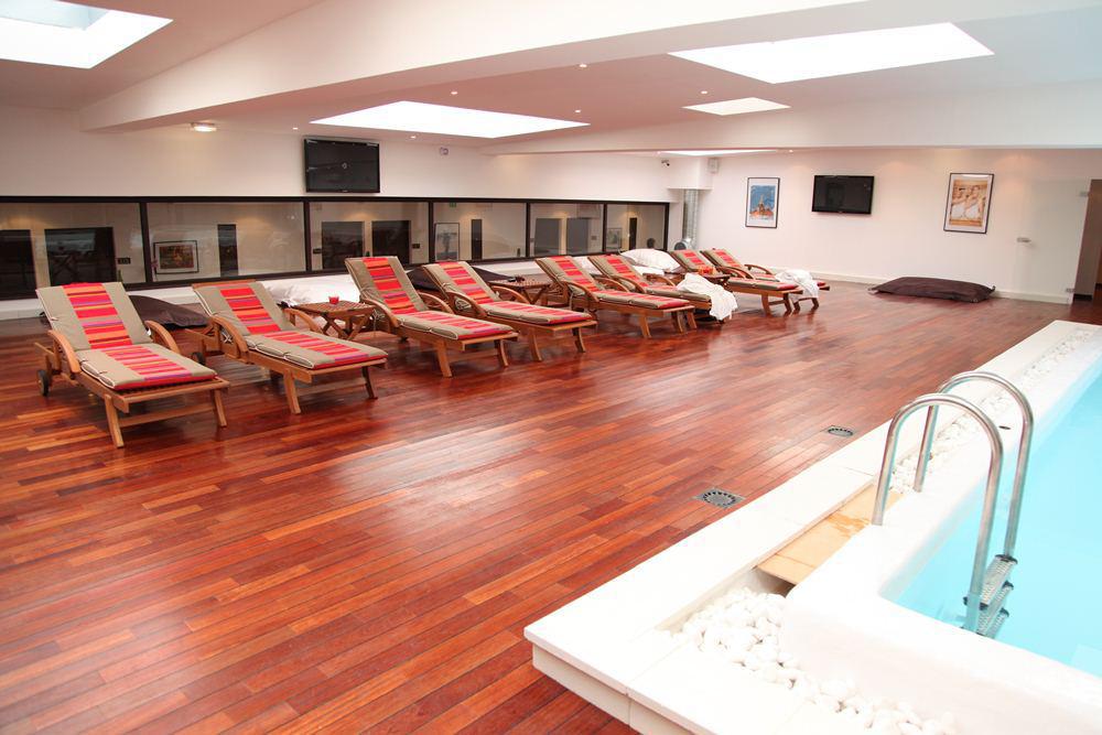 Zenia Hotel & Spa Cambrai Exterior photo