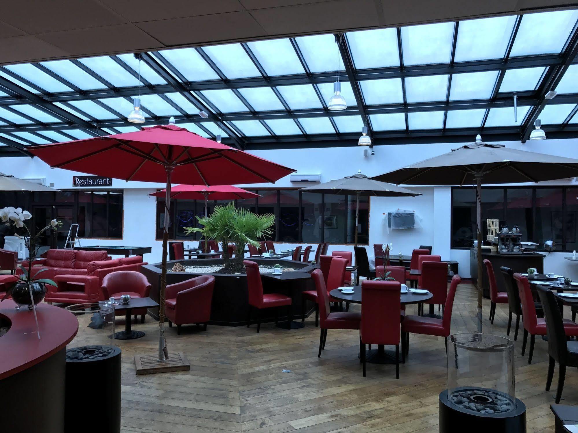 Zenia Hotel & Spa Cambrai Exterior photo