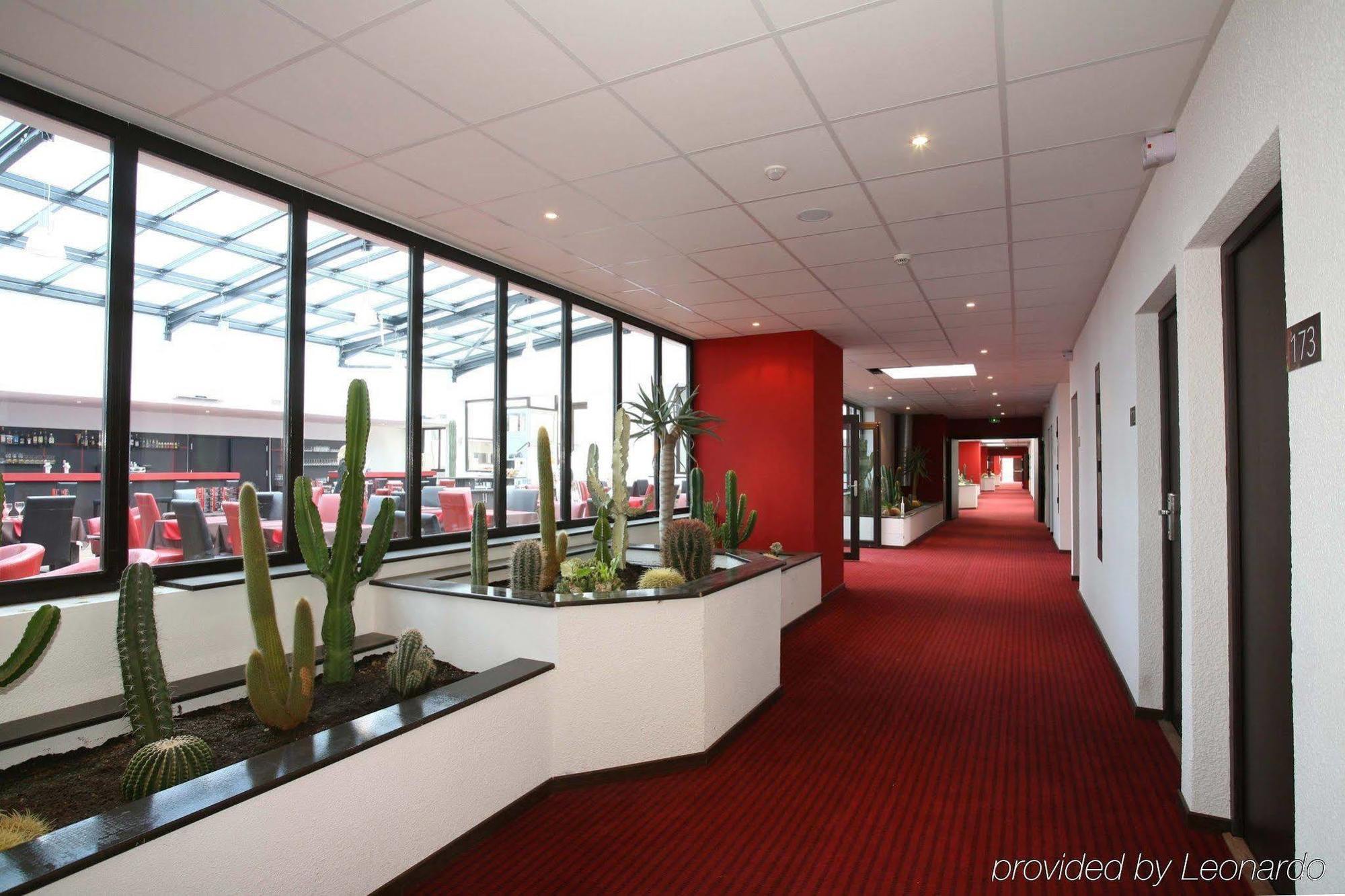 Zenia Hotel & Spa Cambrai Exterior photo